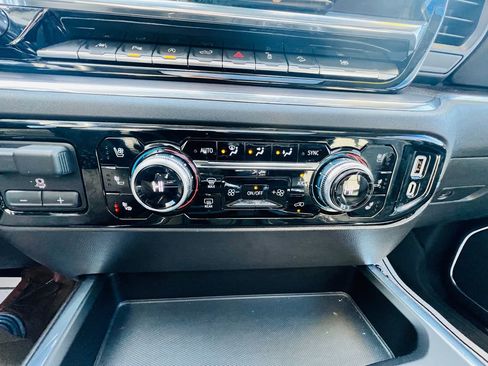 Used 2024 GMC Sierra 1500 SLT w/ SLT Premium Plus Package image 35