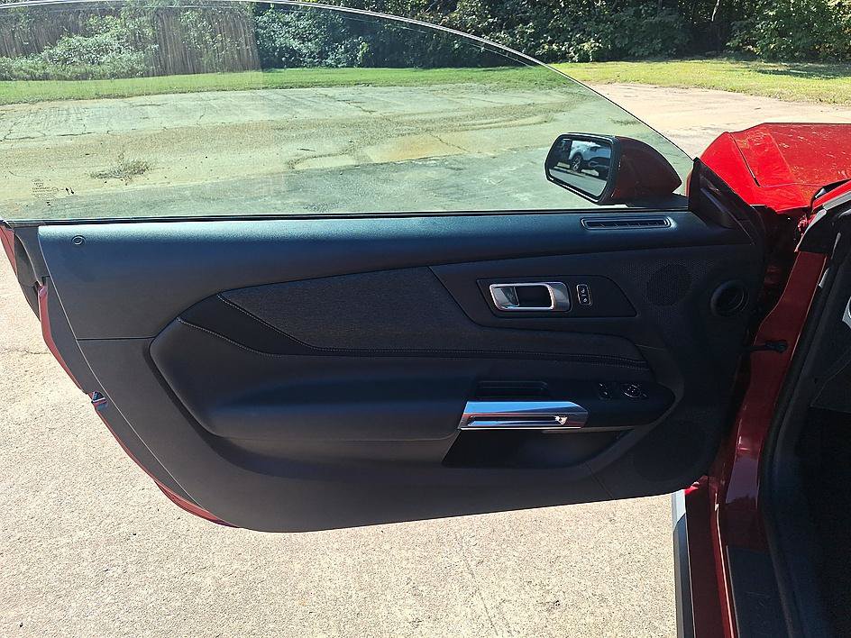 Used 2024 Ford Mustang Coupe RWD image 9