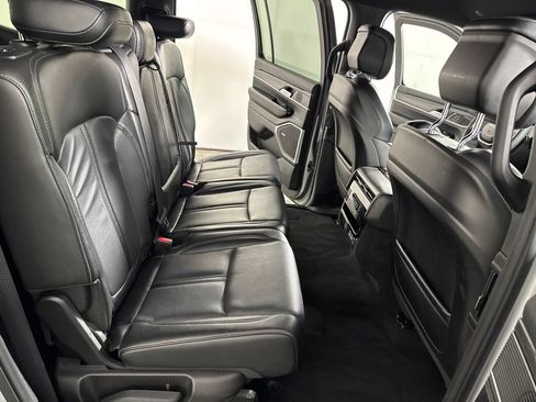 Used 2024 Jeep Wagoneer Series II w/ Flexible Seating Group AWD/4WD image 23