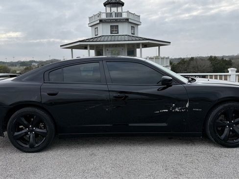 Used 2014 Dodge Charger R/T w/ Blacktop Package image 4