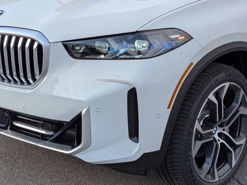 New 2026 BMW X5 xDrive40i AWD/4WD image 9