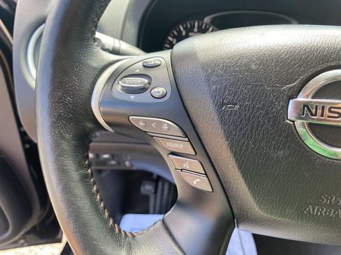 Used 2020 Nissan Pathfinder SL AWD/4WD image 16