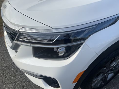 Used 2022 Kia Seltos S image 9