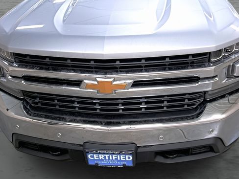 Used 2022 Chevrolet Silverado 1500 LT AWD/4WD image 16