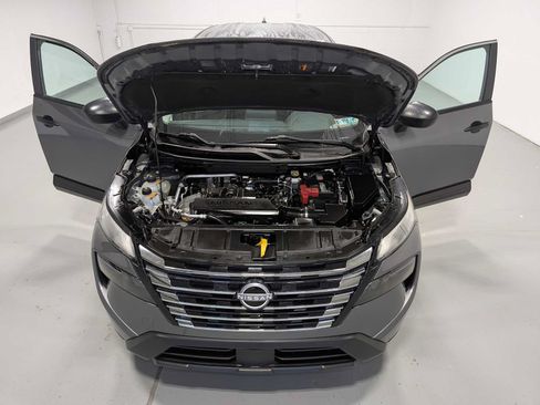 Used 2024 Nissan Rogue S AWD/4WD image 13