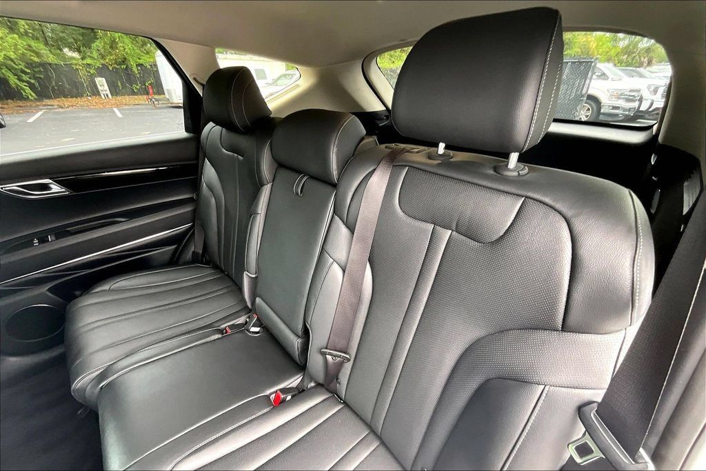 Used 2025 Genesis GV80 2.5T Standard AWD/4WD image 22