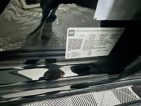 Used 2024 GMC Sierra 1500 Elevation image 12