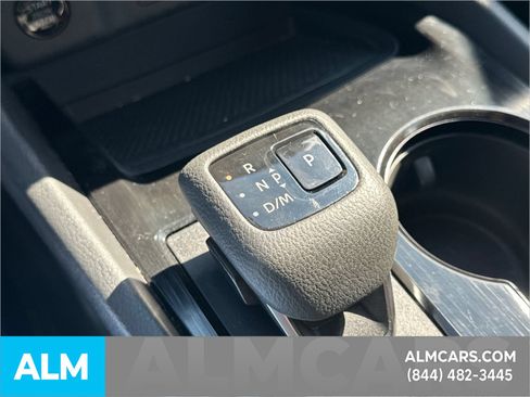 Used 2025 Nissan Rogue SV FWD image 27