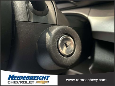 Used 2024 Chevrolet Trax RS w/ Sunroof Package image 28