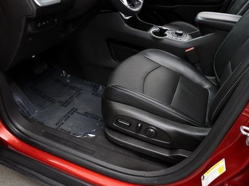 Certified 2024 GMC Terrain SLT w/ Tech Package image 25