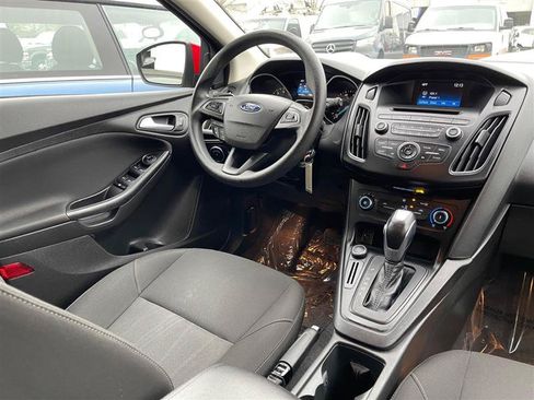Used 2015 Ford Focus SE FWD image 9