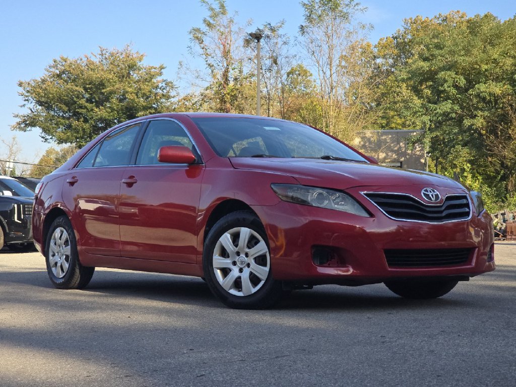Used 2011 Toyota Camry LE FWD image 1