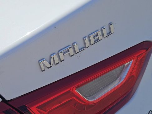 Used 2025 Chevrolet Malibu LT FWD image 7