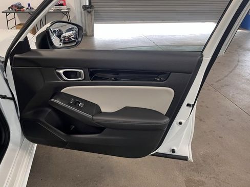 Used 2024 Honda Civic Touring image 12