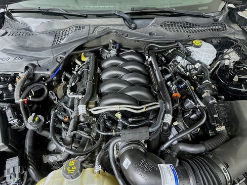 Used 2022 Ford Mustang GT w/ Black Accent Package RWD image 9