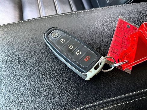 Used 2019 Ford Escape SEL AWD/4WD image 36