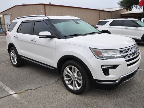 Used 2018 Ford Explorer Limited w/ Equipment Group 301A image 7
