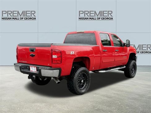 Used 2011 Chevrolet Silverado 2500 LT w/ Suspension Package, Off-Road AWD/4WD image 20
