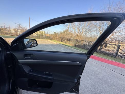 Used 2011 Mitsubishi Lancer ES image 17