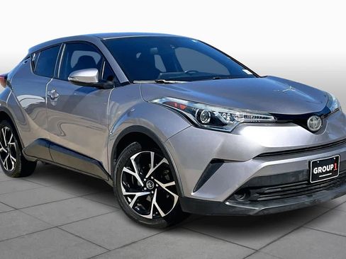 Used 2018 Toyota C-HR XLE image 3