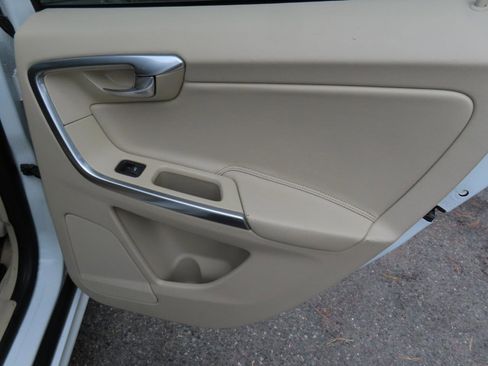 Used 2015 Volvo XC60 T5 image 16