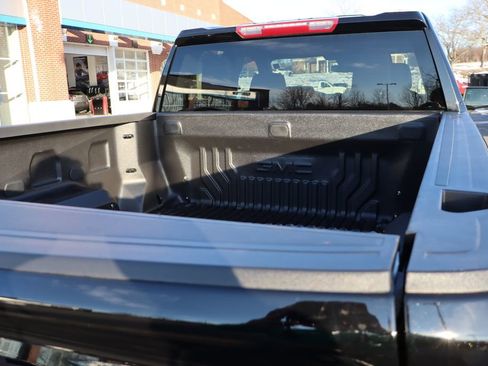Used 2023 GMC Sierra 1500 Elevation image 35