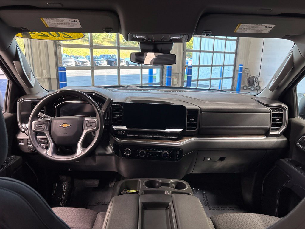 Used 2024 Chevrolet Silverado 1500 LT AWD/4WD image 11