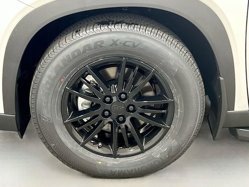 New 2026 Toyota Grand Highlander FWD image 29