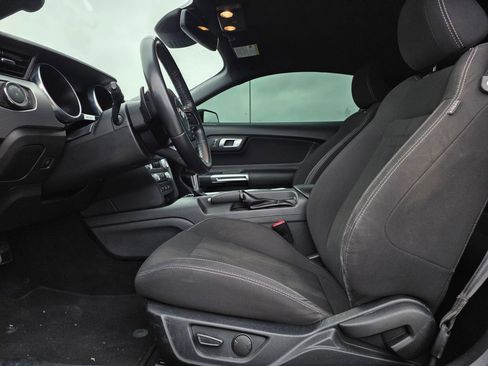 Used 2022 Ford Mustang GT image 11