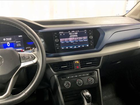 Used 2022 Volkswagen Taos SE image 18
