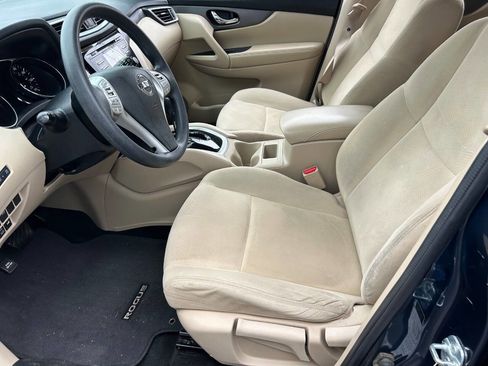 Used 2016 Nissan Rogue S w/ Appearance Package AWD/4WD image 9