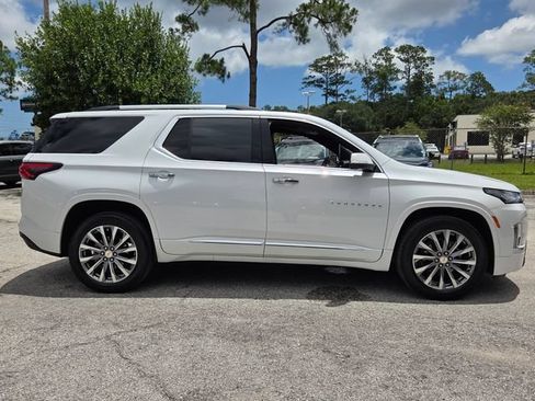 Used 2023 Chevrolet Traverse Premier FWD image 8