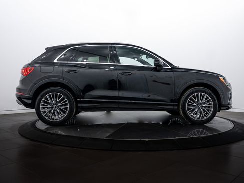 Certified 2022 Audi Q3 2.0T Premium w/ Convenience Package image 3