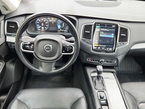 Used 2021 Volvo XC90 T5 Momentum w/ Climate Package image 11