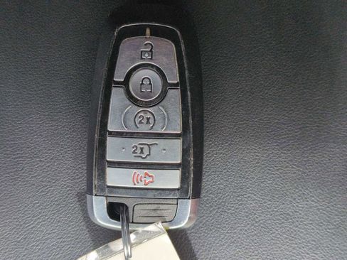 Used 2023 Ford Explorer XLT w/ Equipment Group 202A AWD/4WD image 33
