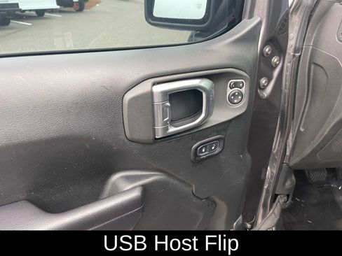 Used 2018 Jeep Wrangler Unlimited Sport S image 14