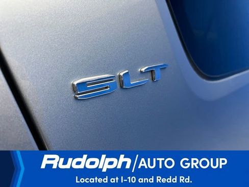 Used 2023 GMC Acadia SLT w/ Preferred Package image 10