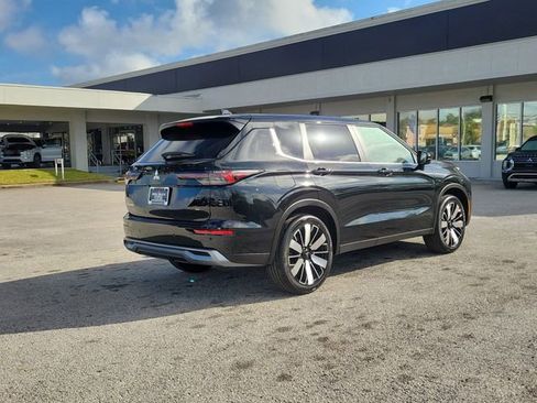 New 2026 Mitsubishi Outlander SE image 6