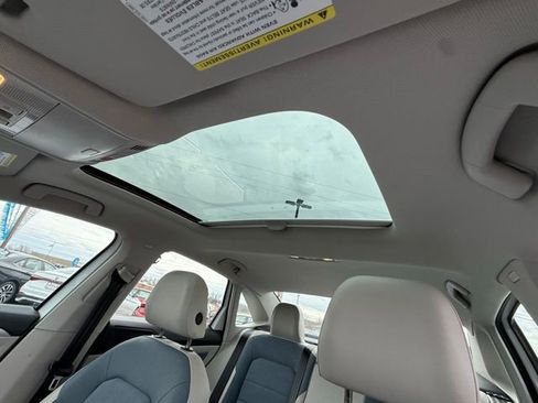 Used 2025 Volkswagen Jetta SE image 12