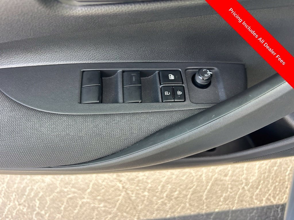 Used 2024 Toyota Corolla LE FWD image 5