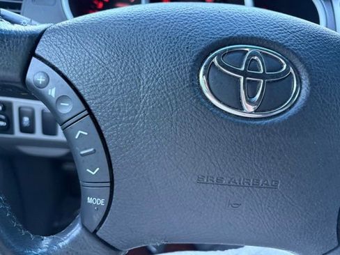 Used 2011 Toyota Tacoma PreRunner w/ TRD Sport Pkg RWD image 14