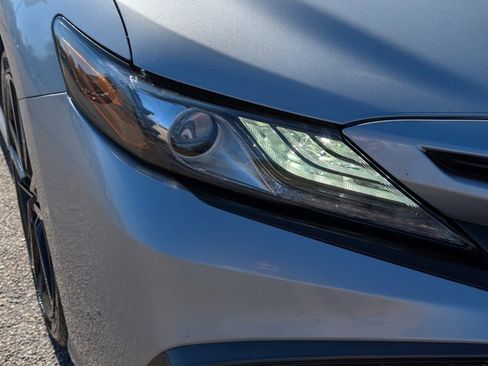 Used 2021 Toyota Camry XSE image 3