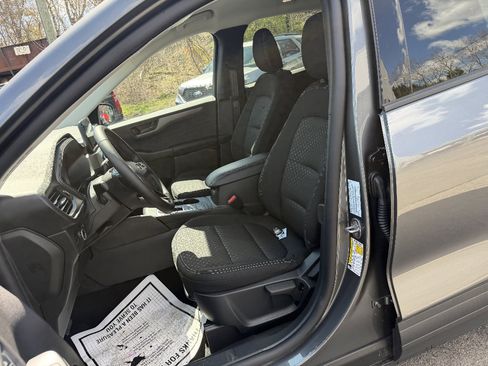 Used 2025 Ford Escape Active w/ Cold Weather Package image 12