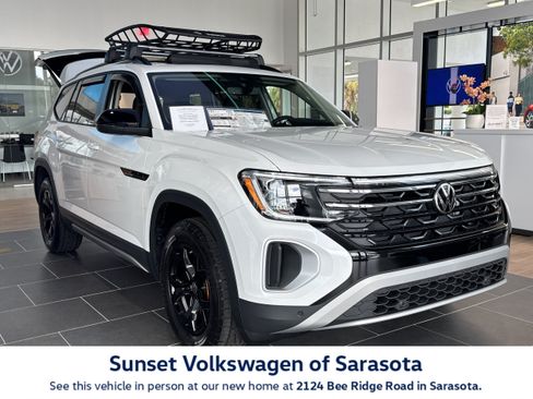 New 2026 Volkswagen Atlas Peak Edition AWD/4WD image 1