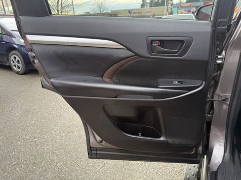 Used 2019 Toyota Highlander Plus image 20