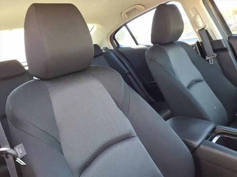 Used 2018 MAZDA MAZDA3 Sport image 12