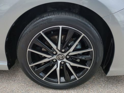 Used 2024 Toyota Camry SE FWD image 11