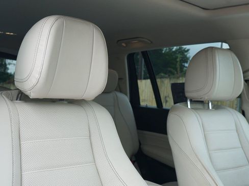 Used 2020 Mercedes-Benz GLS 450 4MATIC image 31