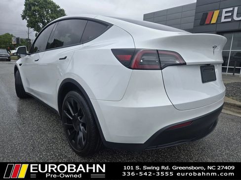 Used 2023 Tesla Model Y Long Range AWD/4WD image 3
