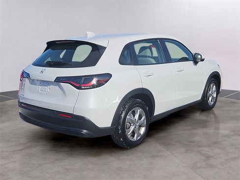 Certified 2025 Honda HR-V LX image 4